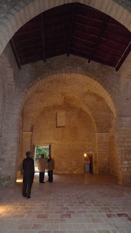 chapelle, nef vers le choeur à l'ouest.