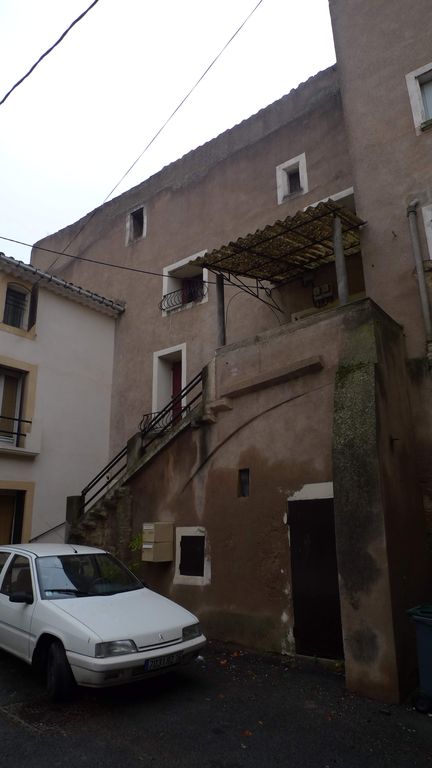 Escalier extérieur médiéval de la maison est.