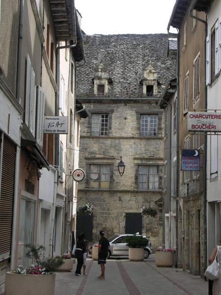 Façade sur rue vue depuis la rue de la laine.