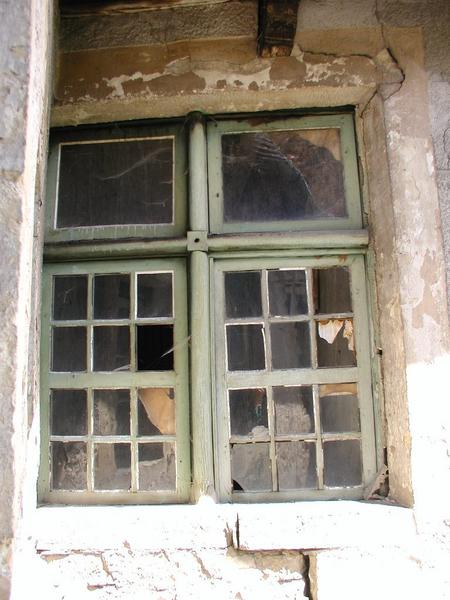 Façade sur cour : croisée.