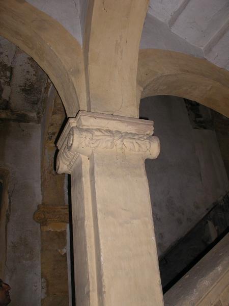 Escalier : chapiteau.