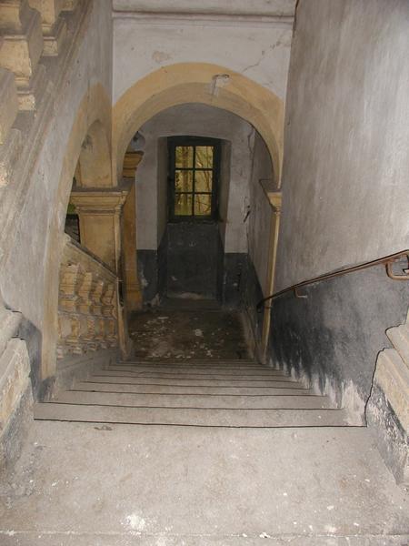 Escalier : mur échiffre.