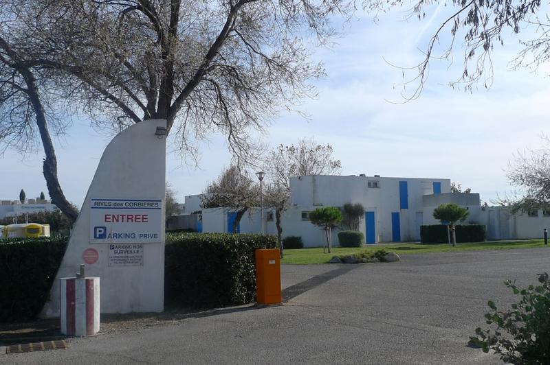 VVF Rives des Corbières : l'entrée.