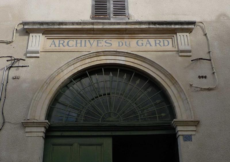 Façade sud : entrée principale.