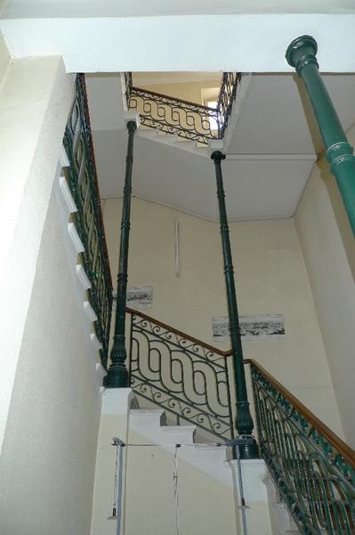 Intérieur : escalier nord-ouest.