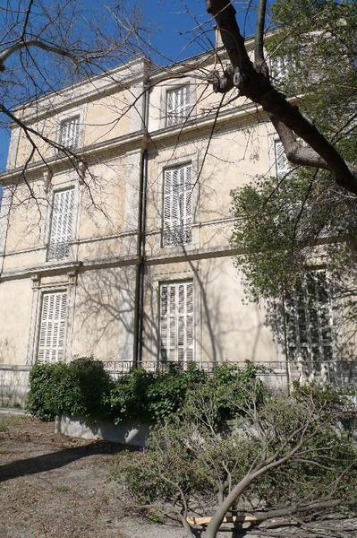 Façade côté boulevard.