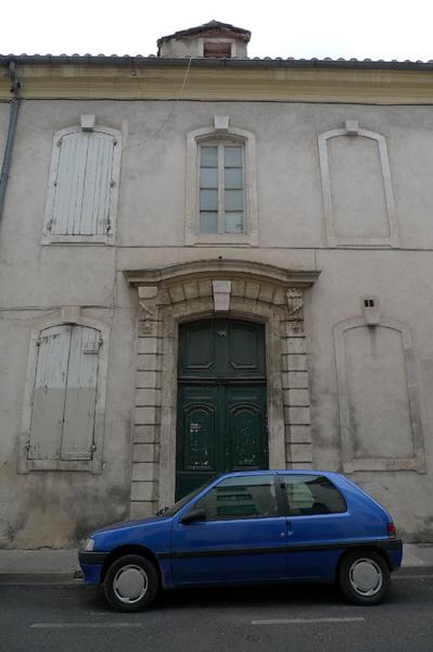 Façade avec porte du 7bis.