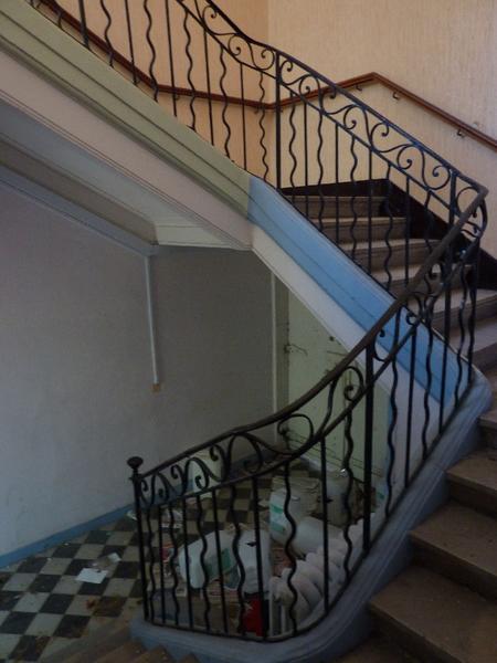 Intérieur : grand escalier.