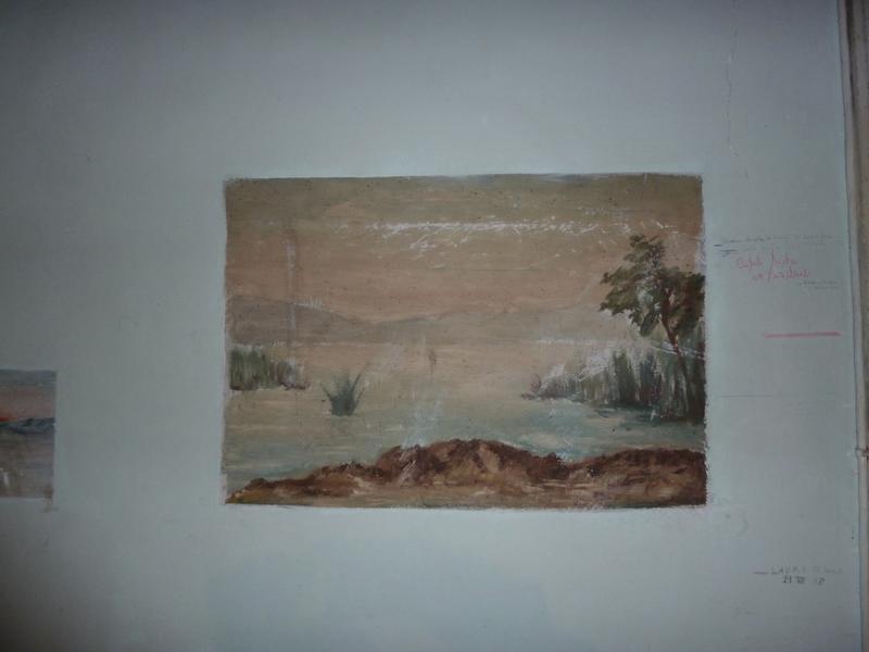 Salle des chasseurs, peintures sur le plâtre du mur, exécutés par différents chasseurs invités par les frères Sauvy : paysage des étangs.