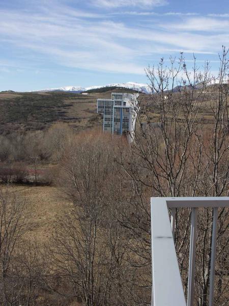 Maison de Félix Trombe : vue sur le four solaire.