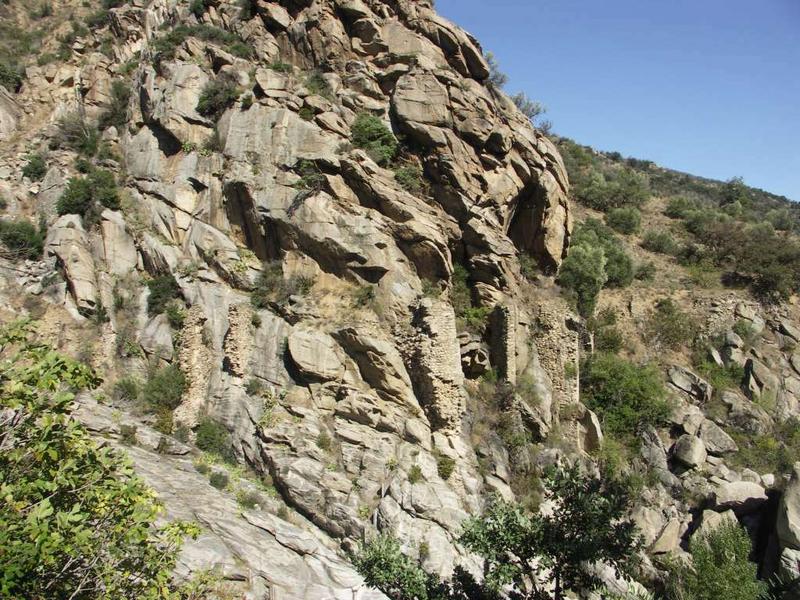 Les arches de la Roche Colomère, depuis l'amont.