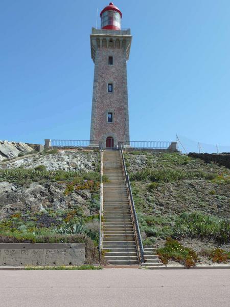 Le phare du Cap Béar, vu depuis la plateforme inférieure.