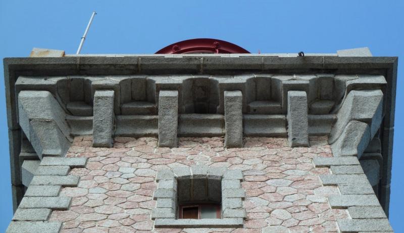 Le phare du Cap Béar, encorbellement de la plateforme de la lanterne.