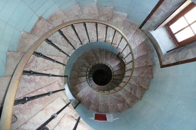 Le phare. Escalier.