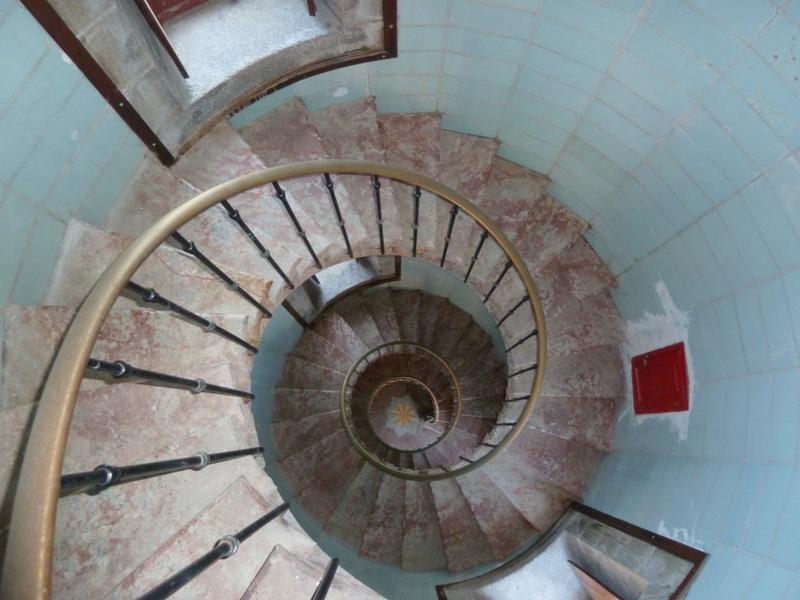 Le phare. Escalier.