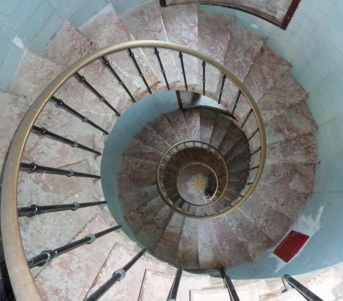 Le phare. Escalier.