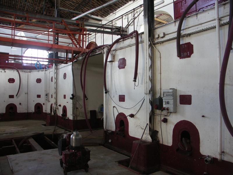 Cave de vinification de 1909. Cuves.