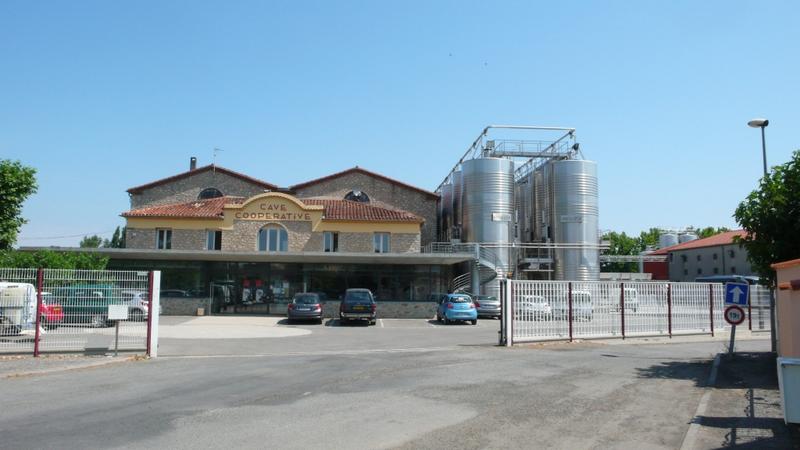 Vue d'ensemble de la façade principale.