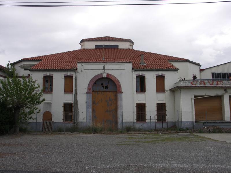 Cave de 1914. Façade principale.