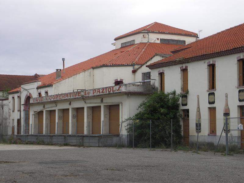 Cave de 1914 vue depuis le nod-ouest.