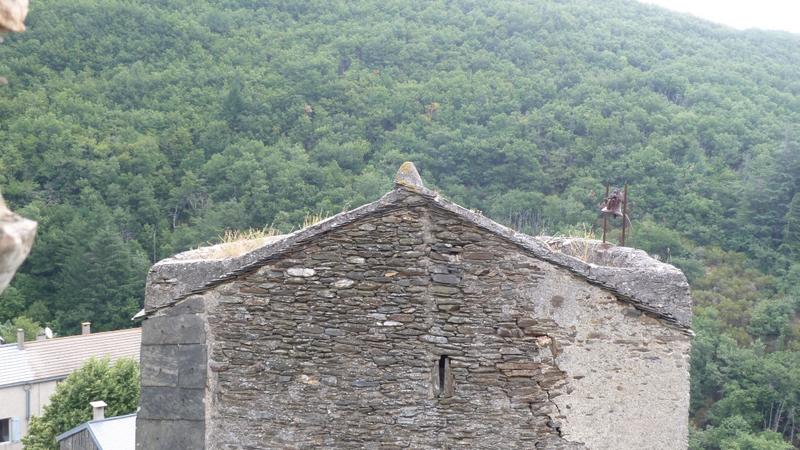 Vue sur la couverture du chevet depuis le clocher.