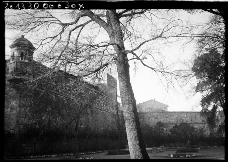 Echauguette est et remparts du bastion nord.