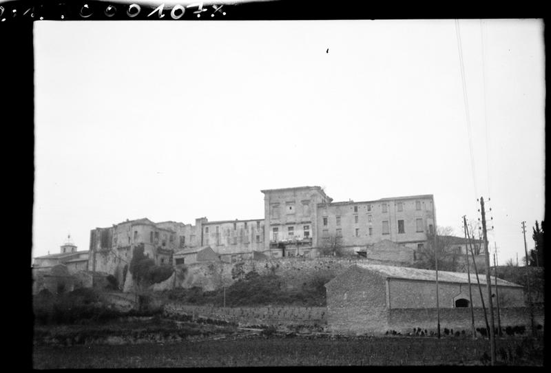 Vue d'ensemble, façade arrière.