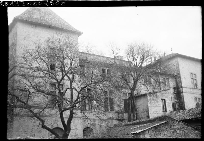 Façade ouest sur le jardin.