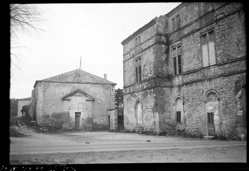 Façade sur l'ancien parc ; bâtiment central et orangerie.