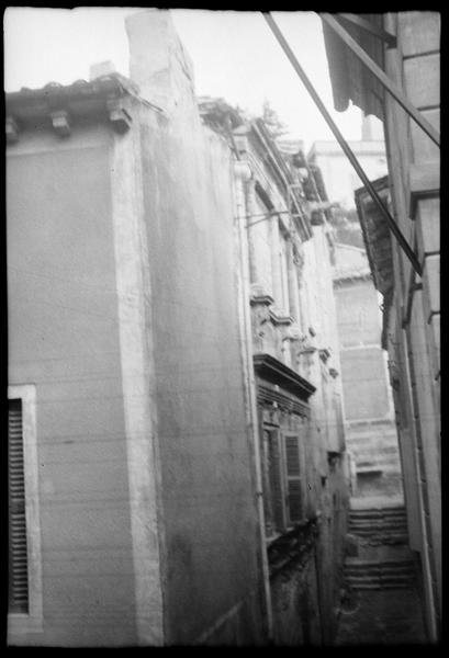 Vue de l'angle de la rue Carnot et de la Grand'rue.