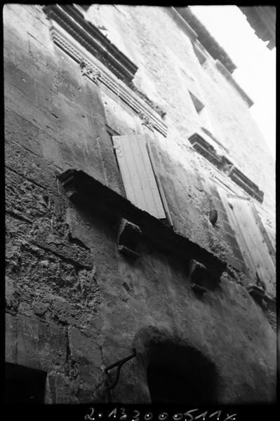 Vue de la façade sur la rue Carnot.