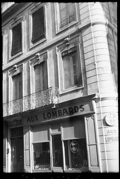 Façade sur la rue des Lombards.