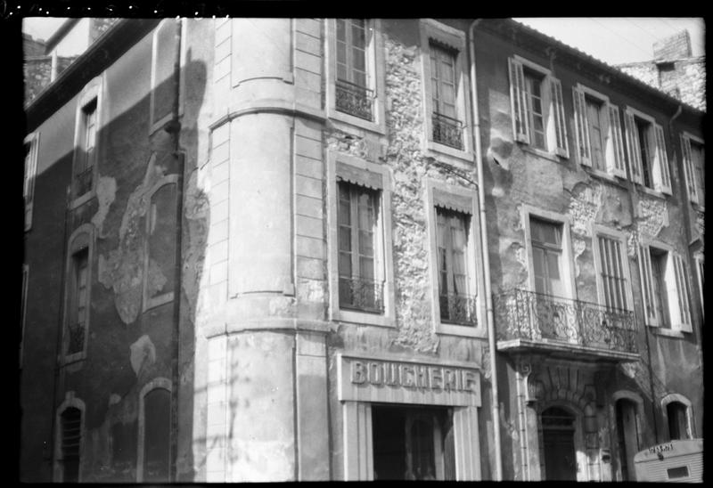 Façades sur rue.