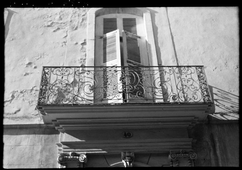 Balcon en fer forgé.