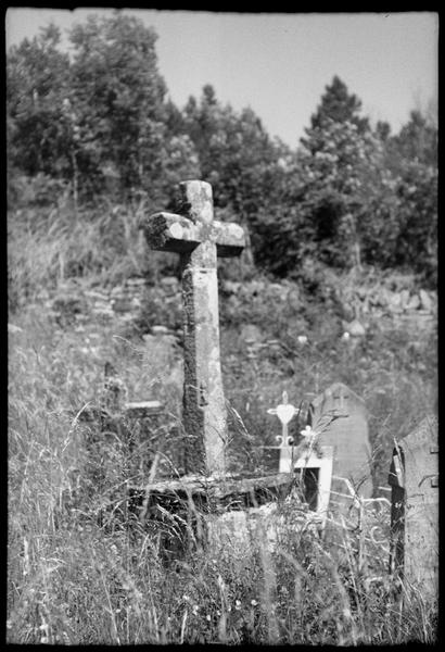 Croix de Saint-Sauveur-des-Pourcils