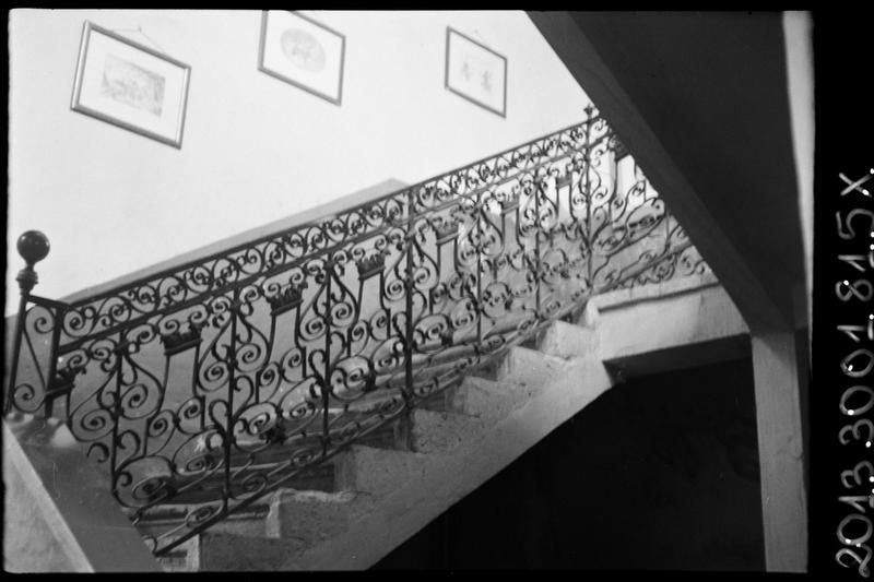 Rampe d'escalier en fer forgé.