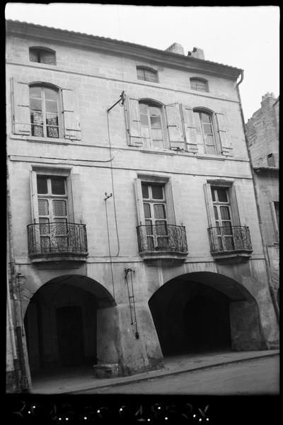 Place de la République ; place aux herbes