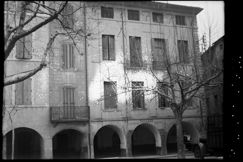 Place de la République ; place aux herbes
