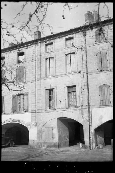 Place de la République ; place aux herbes