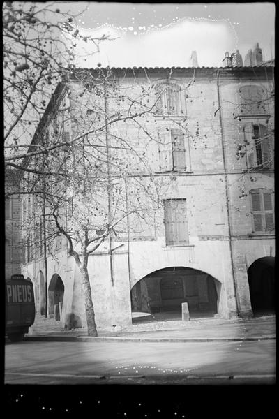Place de la République ; place aux herbes
