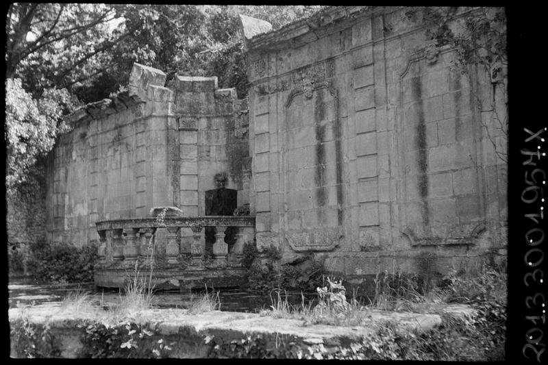 Fontaine.