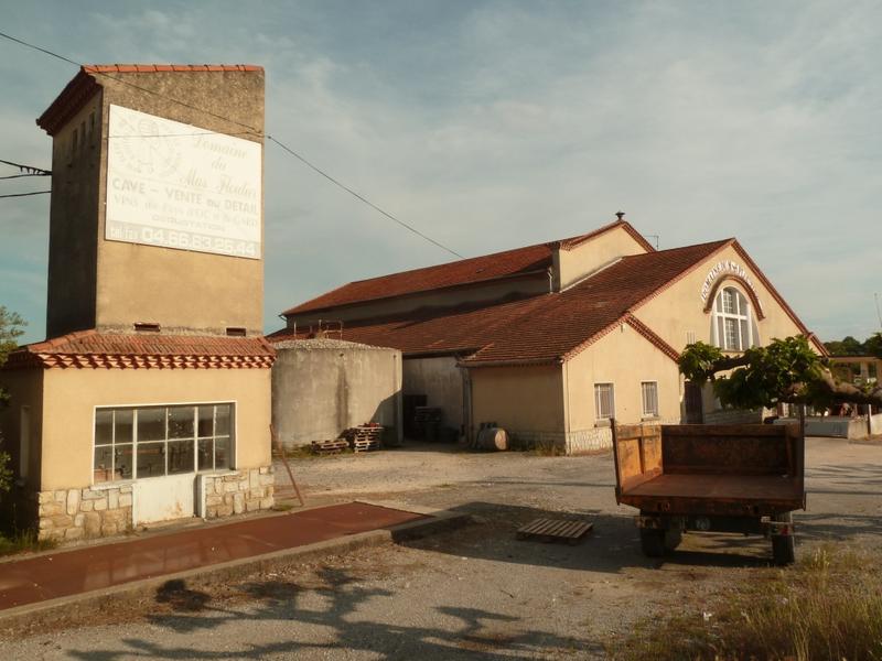 Vue générale avec le transformateur et la bascule.