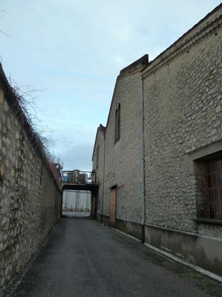 Vue arrière : mur pignon arrière.