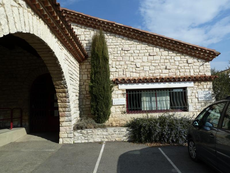 Façade de la cave d'origine : détail du logement de fonction.