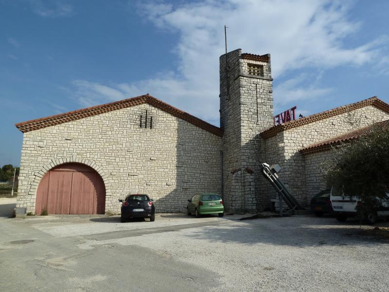 Façade de la cave avec l'agrandissement ouest de 1964.