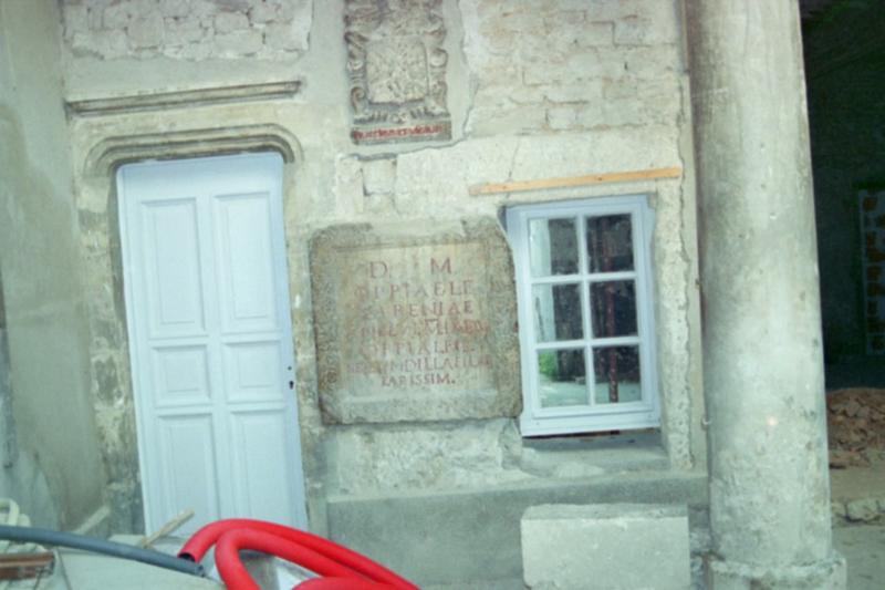 Façade sur cour après réhabilitation.