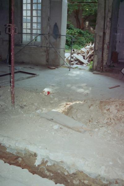 Travaux de réhabilitation. Photos prises le 30 septembre 2002, à l'appui du procès verbal d'infraction dressé par Laurent Hugues pour travaux non autorisés.