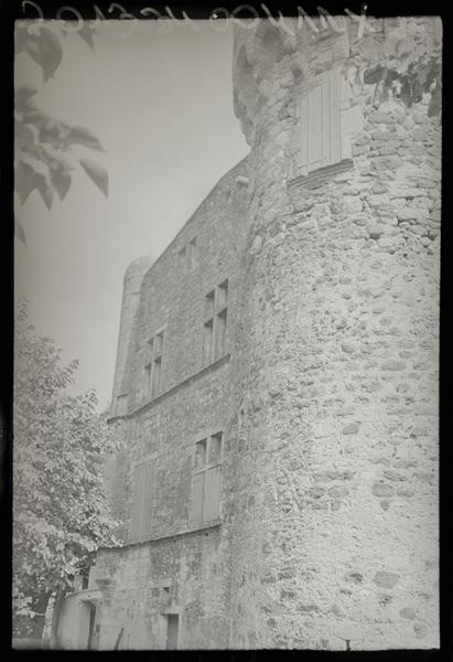 Détail. Façades. Fenêtres à croisée.