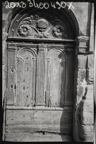 Vantail de la porte.