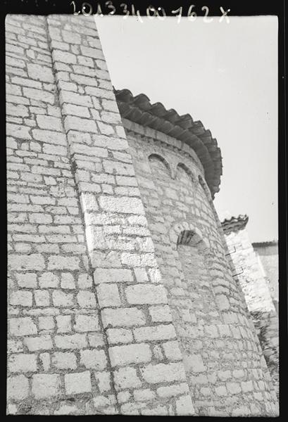 Vue de la façade et du chevet.